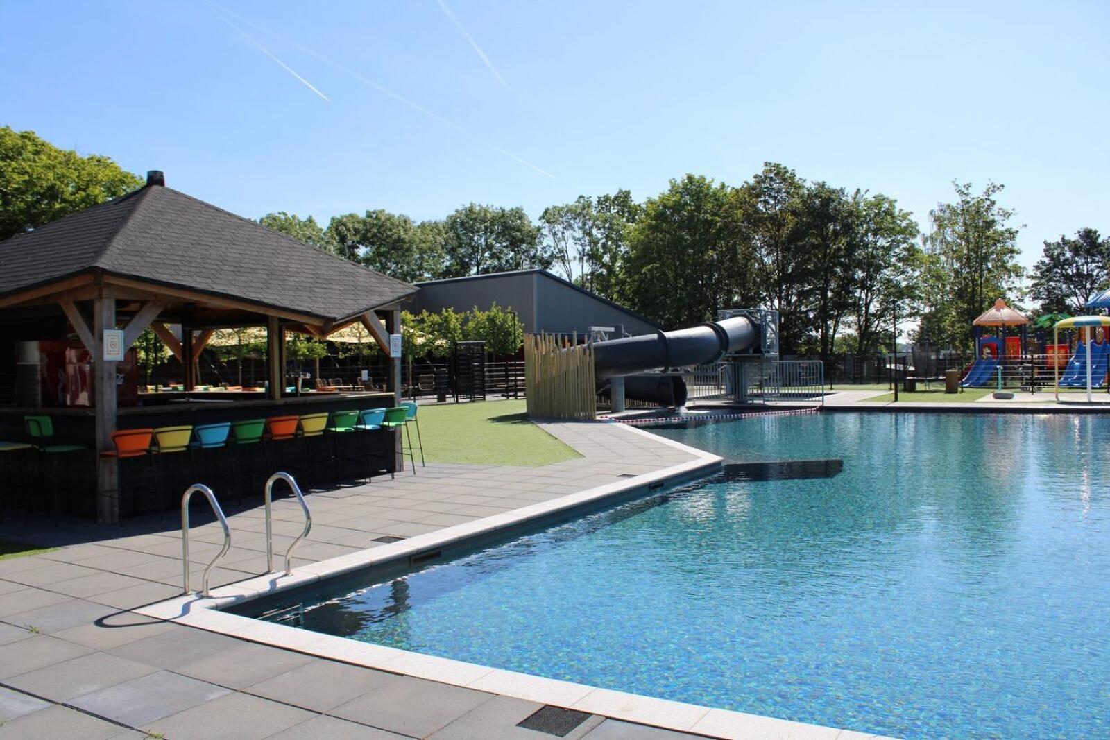 Vakantiehuis Met Vijverzicht Lathum Exterior photo